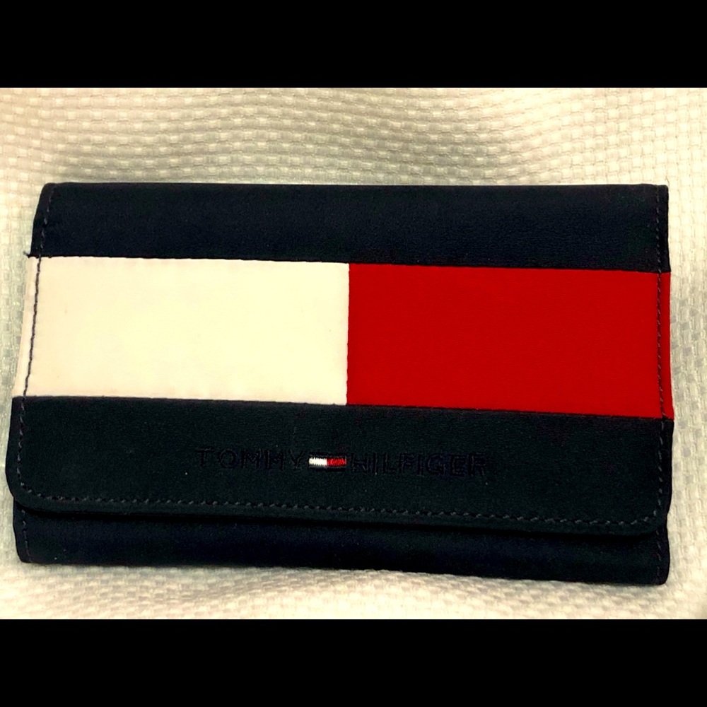 Tommy Hilfiger Classic Women’s Wallet